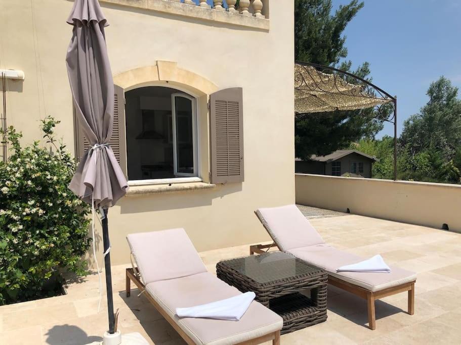 Appartement Dans Bastide A Saint Remy De Provence Екстериор снимка